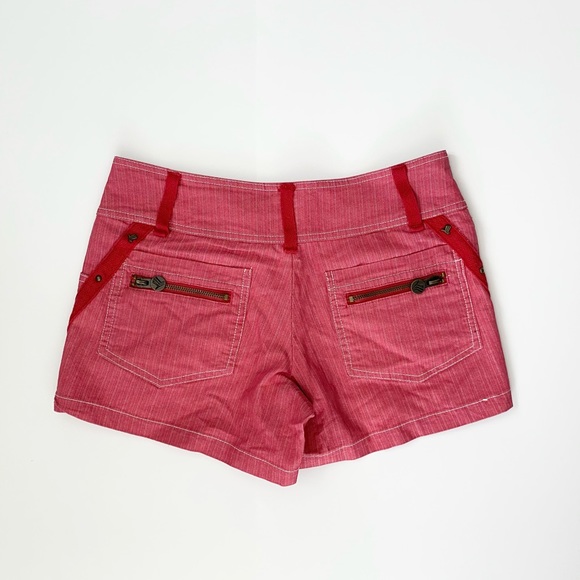 Flo Shorts - Picture 2 of 3